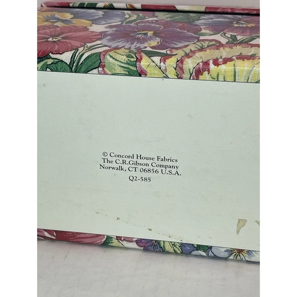 C.R. Gibson Company Recipe Box With Recipe Cards Vintage 90's Flower Cottagecore